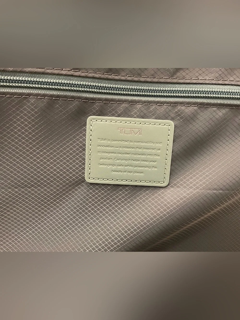 NEW Tumi 19 Degree INTERNATIONAL 4 Wheel Packing Suit Case - THYME GREEN